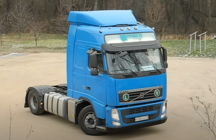 Седельный тягач Volvo FH13